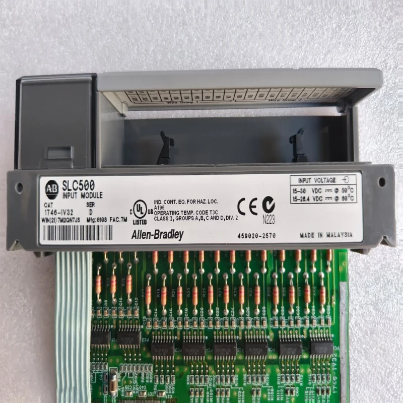 Allen-Bradley 1746-OB16 SLC 500 16-Point 24V DC Source Output Module thumbnail 7058